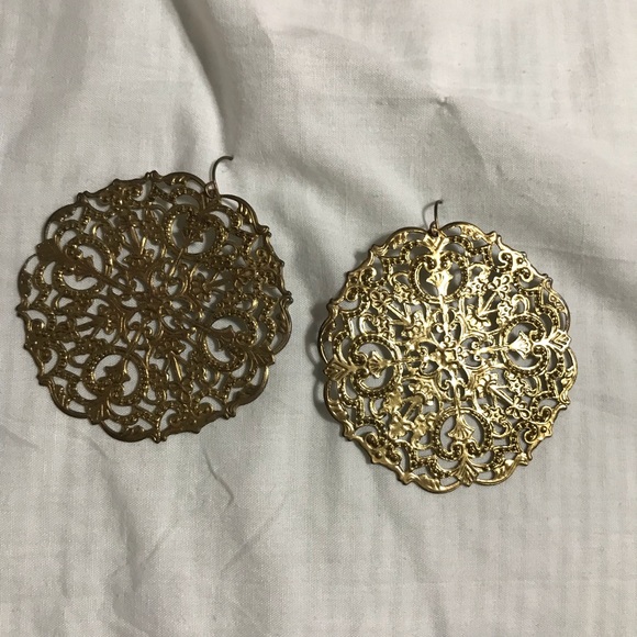 Earrings and bracelets bundle 💕🔥 - Picture 2 of 8